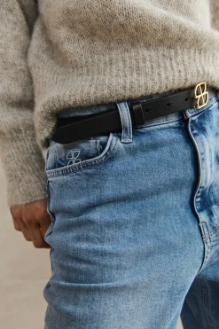 By bar buckle logo belt |^ Gürtel